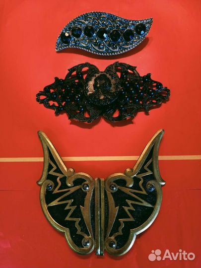 Старинные металлические женские пряжки на пояс