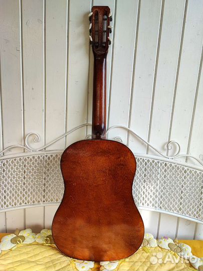 Акустическая гитара