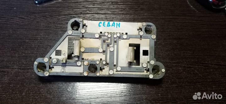 Плата заднего левого фонаря Тойота Авенсис 1 2002г