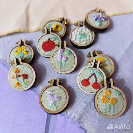 Брошь с вышивкой ручной работы бохо