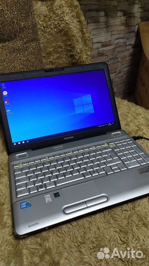 Ноутбук toshiba i3