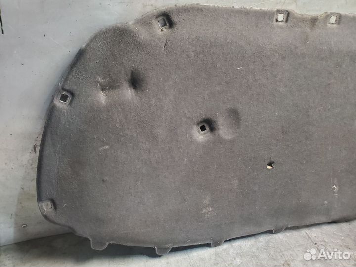 VW Polo Sedan Шумоизоляция капота