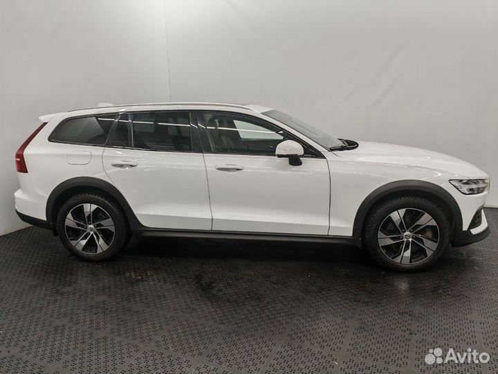 Volvo V60 Cross Country 2.0 AT, 2019, 61 374 км