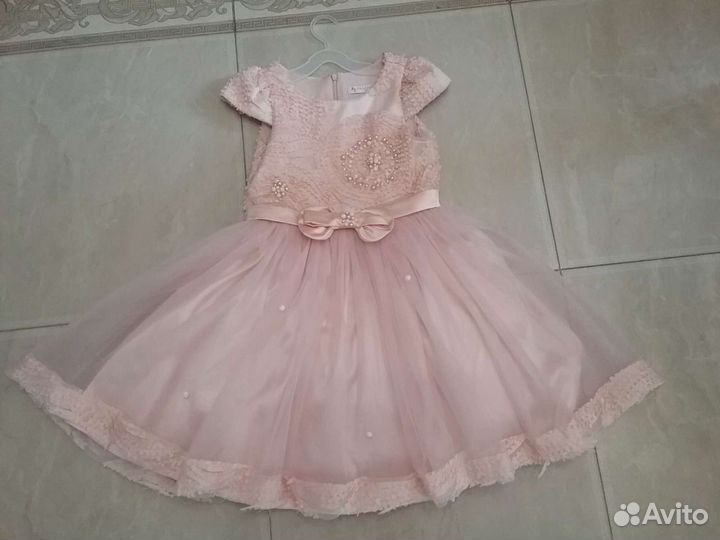 Платье нарядное р-р 134