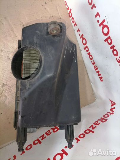 Корпус воздушного фильтра Ford Maverick