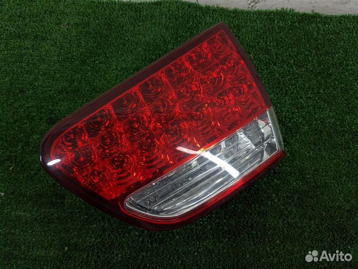 Фонарь задний внутренний правый Citroen C-Crosser