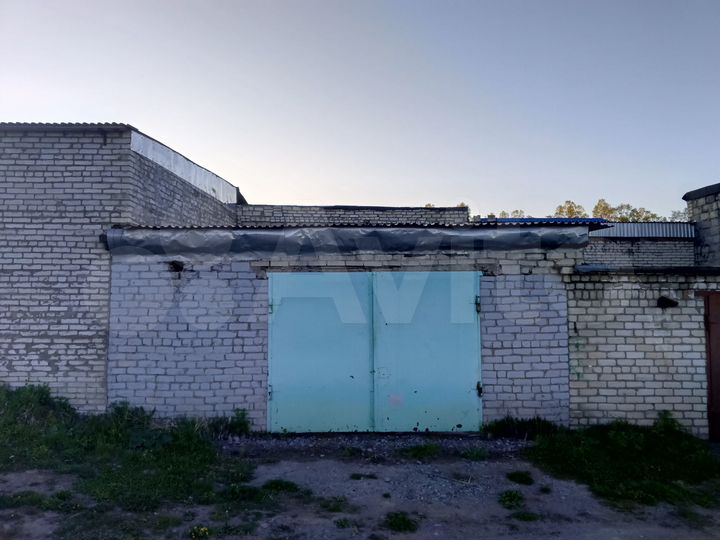 Гараж, > 30 м²
