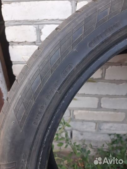 Zeta Impero 275/40 R22