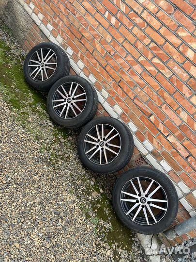 Диски с новой резиной на Opel astra H r16 5x110