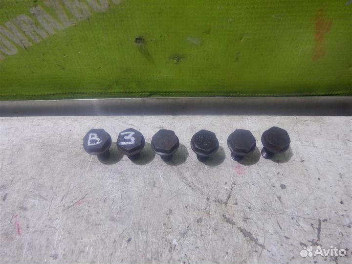 Болт маховика Фольксваген Пассат Б3