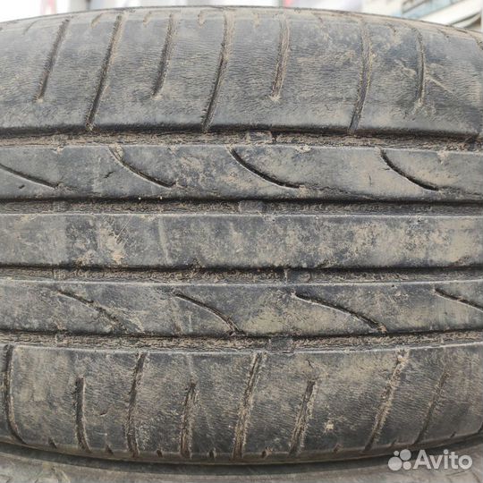 Bridgestone Dueler H/T 215/65 R16