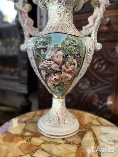 Старинная ваза Capodimonte Италия