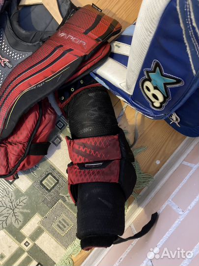 Вратарский нагрудник SR XL и вратарские шорты SR L