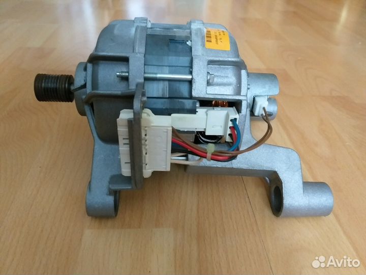 Двигатель 3-х фазный д/стиральной машины Ariston