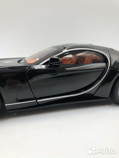 Модель автомобиля Bugatti Atlantic 1:24 металл