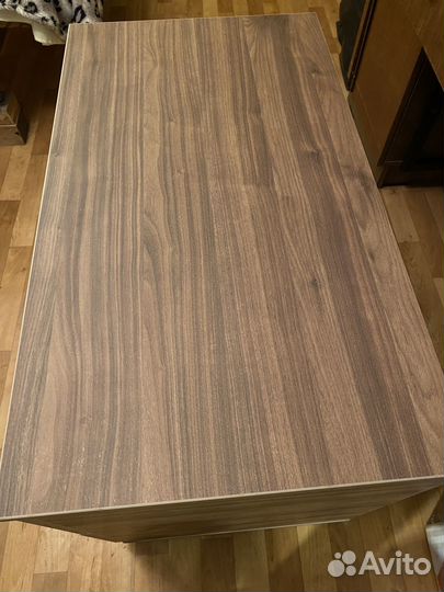 Продам новую тумбу на колесах