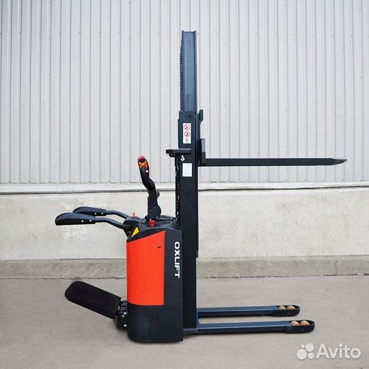 Самоходный Штабелер BX 1526E oxlift 2600 мм 1500 к