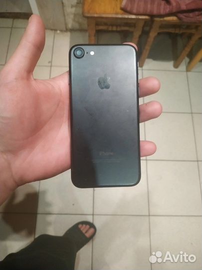 Телефон iPhone 7