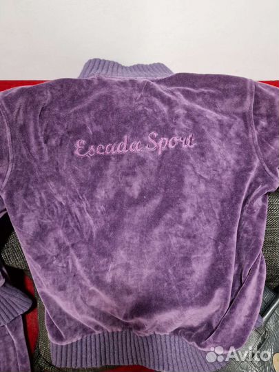 Спортивный костюм женский