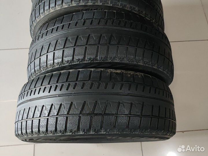 Bridgestone Blizzak Revo GZ 215/60 R16 95S