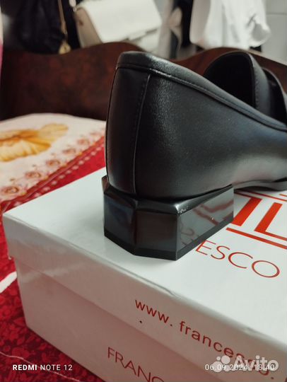 Лоферы женские