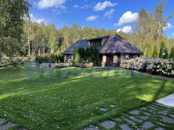 Дом 180 м² на участке 34 сот.