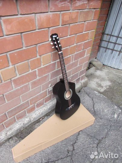 Гитара акустика