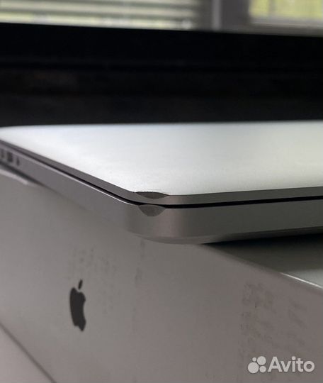 Apple MacBook Pro 13 retina 2015 (i5/256/8)