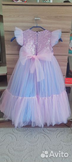 Платье праздничное
