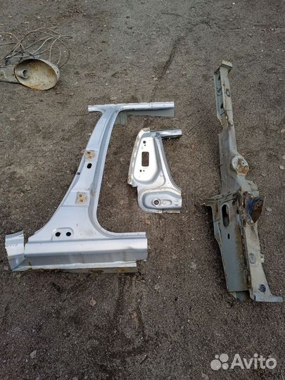 Левая стойка