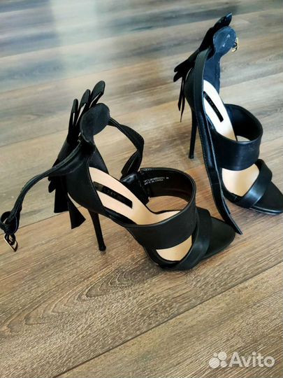 Новые босоножки 36 размер