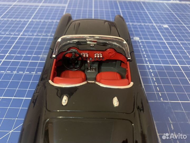 Chevrolet Corvette 1/24