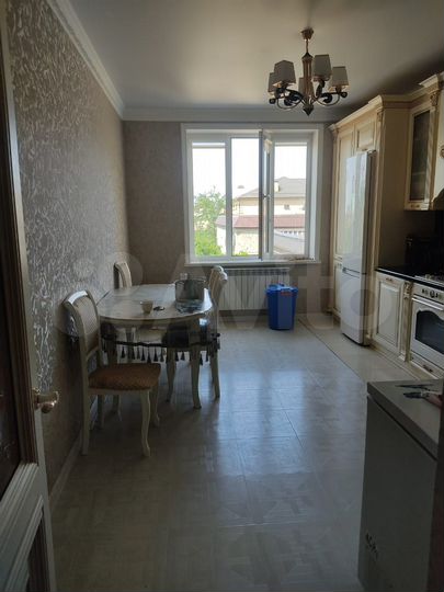 2-к. квартира, 72 м², 1/4 эт.