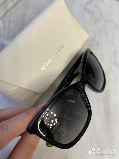 Солнцезащитные очки michael kors