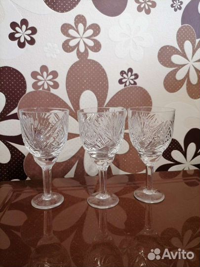 Хрустальные бокалы, рюмки, стопки