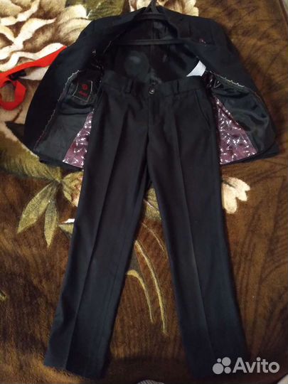 Школьный костюм для 1классника + рюкзак в подарок