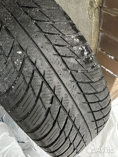 Bridgestone Blizzak LM-001 205/60 R17 93H