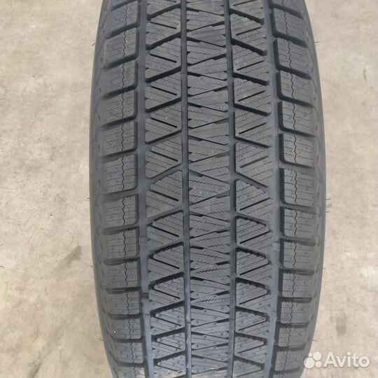 Bridgestone Blizzak DM-V3 225/60 R18 100S