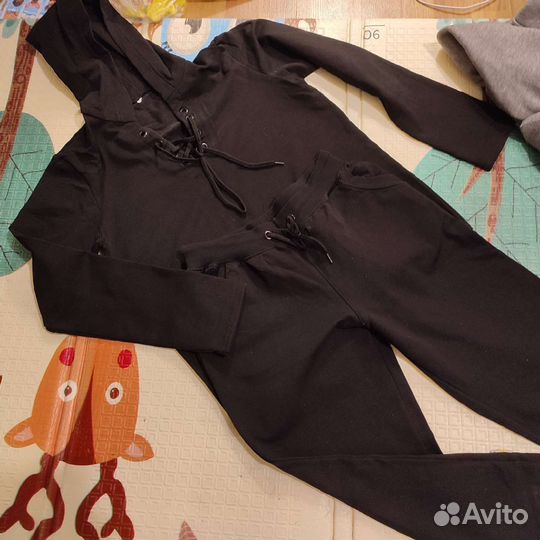 2 спортивных костюма 42-44