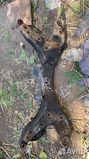 Передний подрамник Ниссан Максима А32