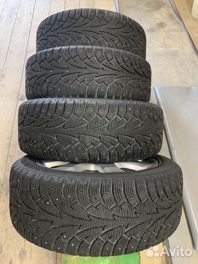 Hankook Winter I'Pike 215/50 R17