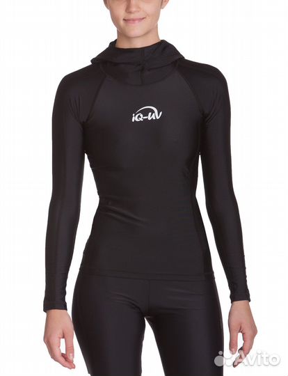Женская гидромайка с капюшоном и длинными рукавами