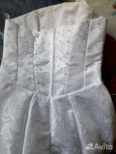 Платье свадебное