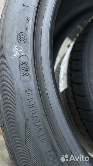 Headway HU901 235/40 R19