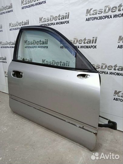 Передняя правая дверь Mitsubishi Carisma