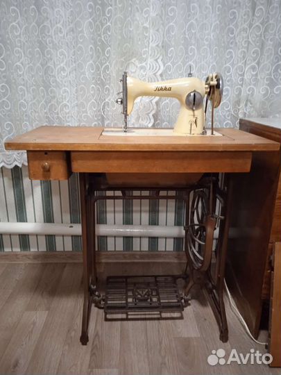 Швейная машина tikka