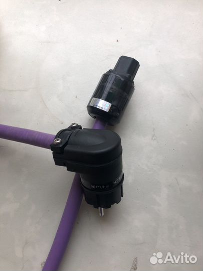 Acoustic Revive18000,Furutech FI-E12(R),Oyaide 004