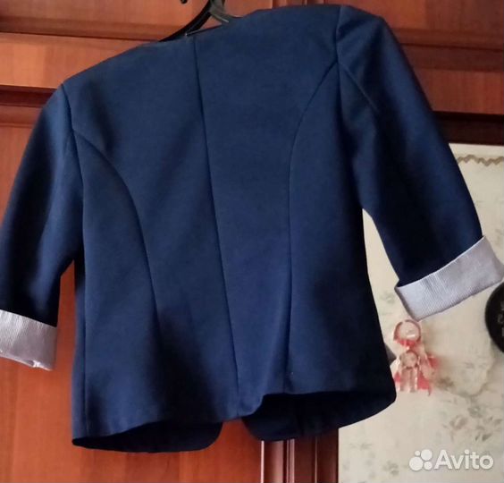 Пиджаки и жакеты женские