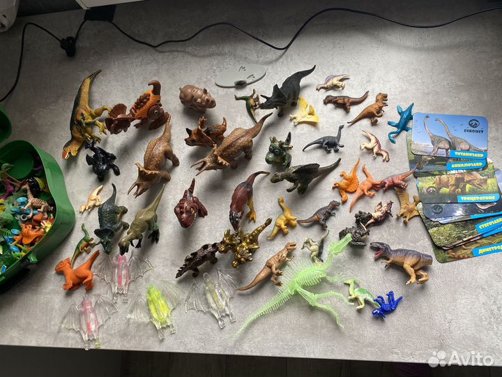 Динозавры игрушки