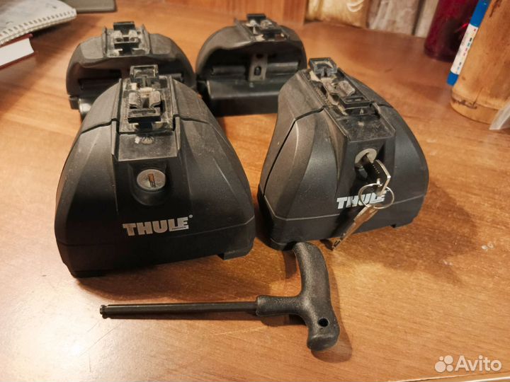 Упоры для поперечин багажника Thule